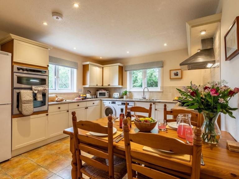 Fully equipped cottage with yard & barbeque | Pets are welcome — photo 3