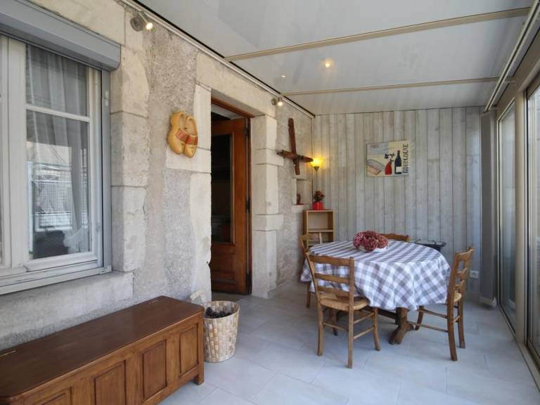 Cottage with barbeque — photo 2