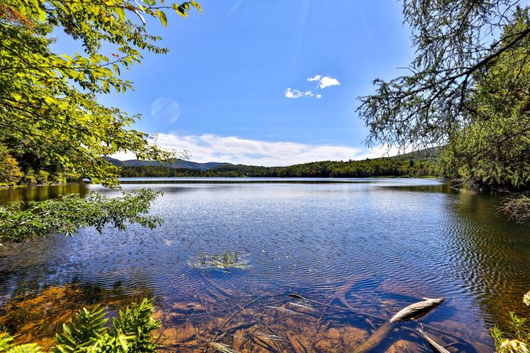 Lakewood Lodge: 4BR/2.5BA Killington Home Private Hot Tub, Wood Fire, Kent Pond & EV Charging — photo 2