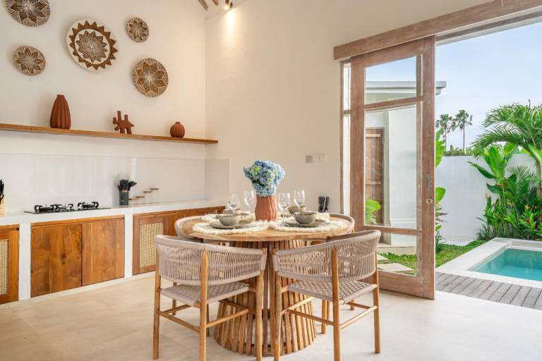 Family-friendly pleasant villa with terrace, garden & BBQ | Good for workation | Pet-friendly — photo 4