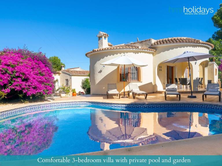 Fully equipped charming villa with patio, yard & private pool | Pet-friendly — photo 4