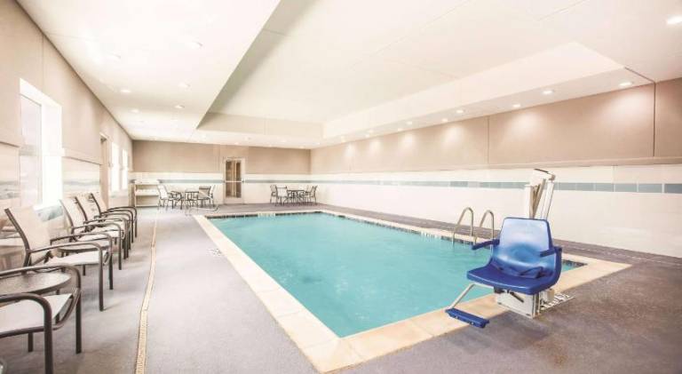La Quinta Inn & Suites by Wyndham Dallas Plano - The Colony — photo 5