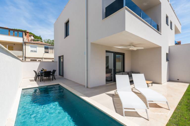 House with pool | Pets allowed — photo 3