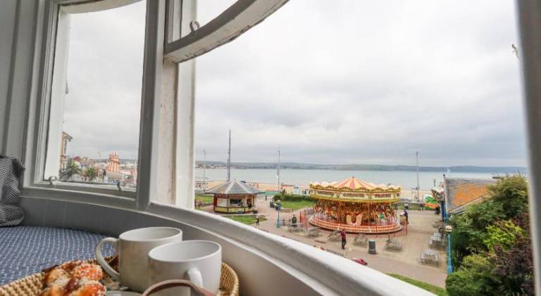 Vacation home with 5 rooms for 10 persons in Weymouth