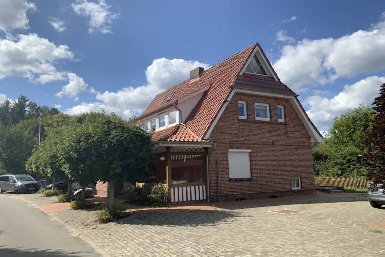 House with barbeque — photo 2