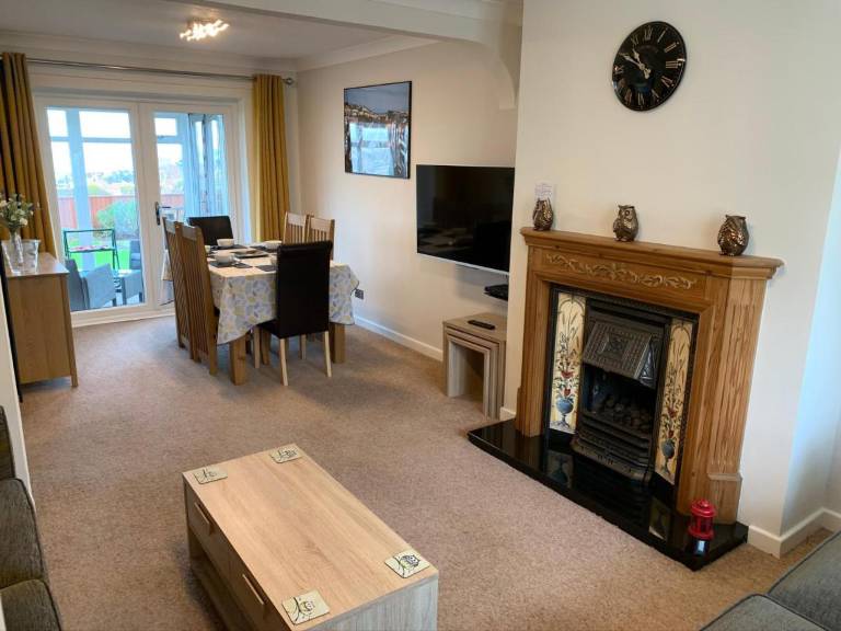 Family-friendly nice cottage with garden | River view | Pets are welcome — photo 4
