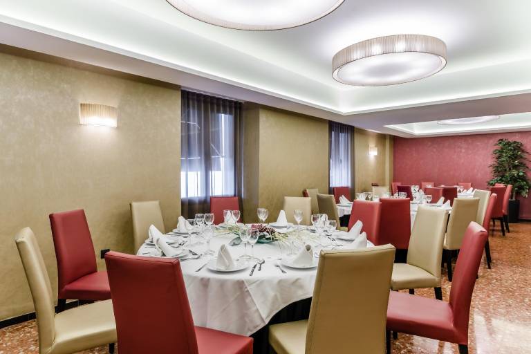 Reina Cristina Hotel — photo 4