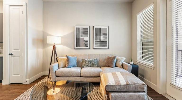 Charming rental apartment with pool | Pets are welcome in The Woodlands, TX
