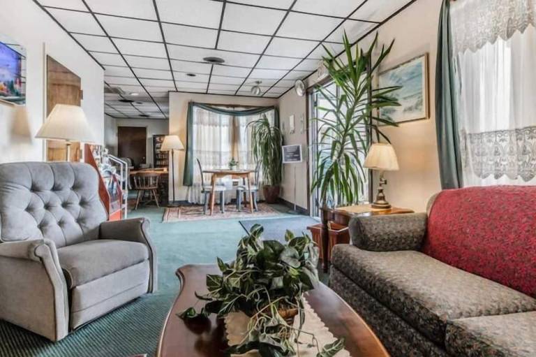Horseshoe Curve Lodge