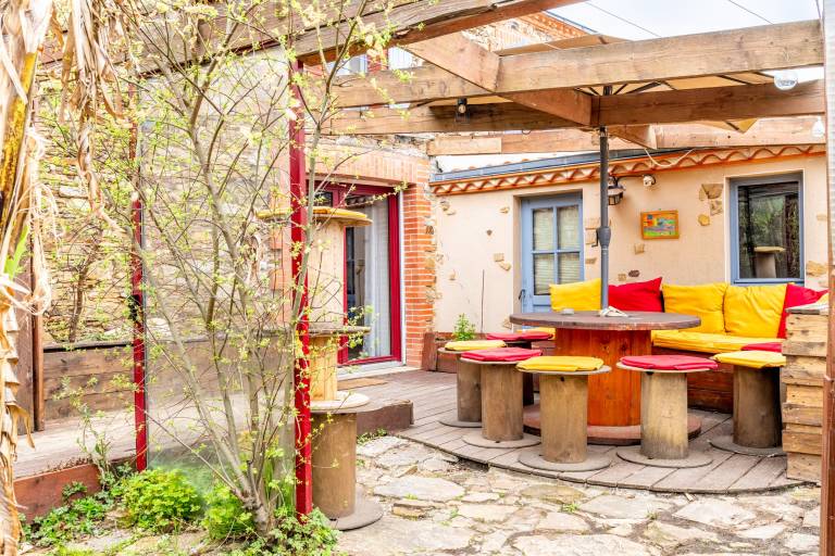 Holiday Home 'Maison Familiale Sud Nantes' with Private Garden and Wi-Fi in Nantes