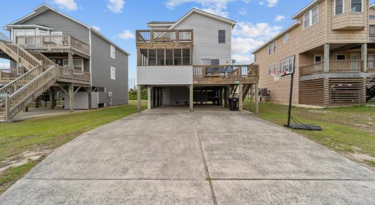 Ample house | Beach nearby | Pet-friendly in Kill Devil Hills, NC