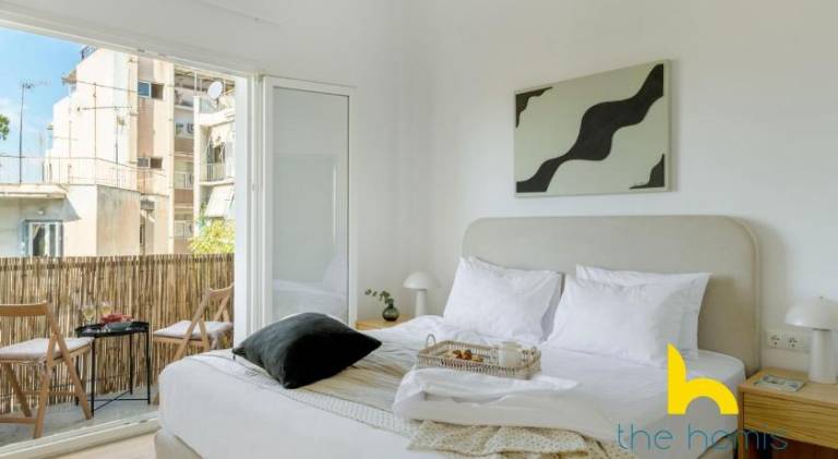 Modern Athens Stay - 2BR with Balcony, Steps to Metro — photo 2