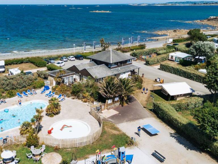 Children-friendly mobile home with heated pool, terrace & barbecue | Beach nearby | Pet-friendly — photo 2