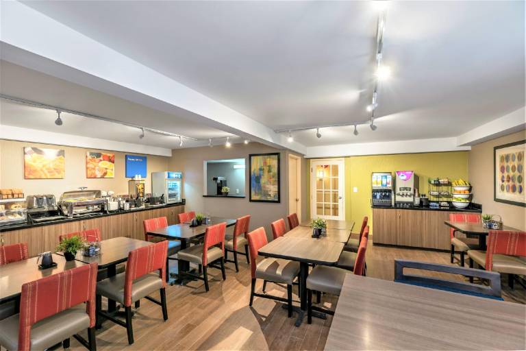 Comfort Inn — photo 4