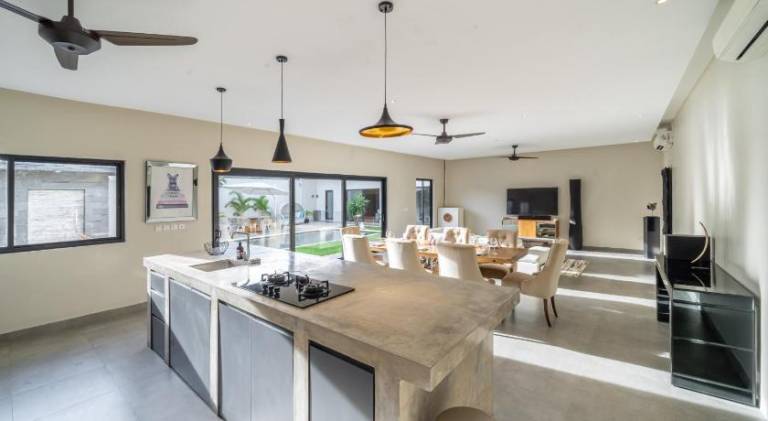 Villa with garden, grill & patio | Pets are welcome — photo 2
