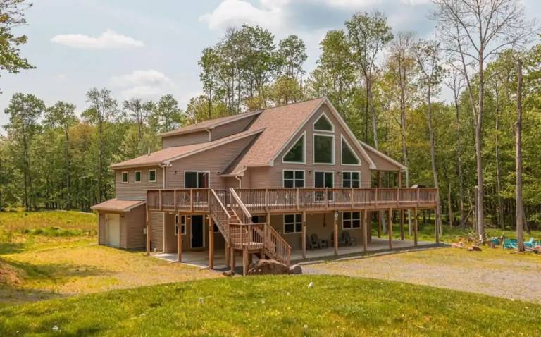 Chalet Pocono Lake