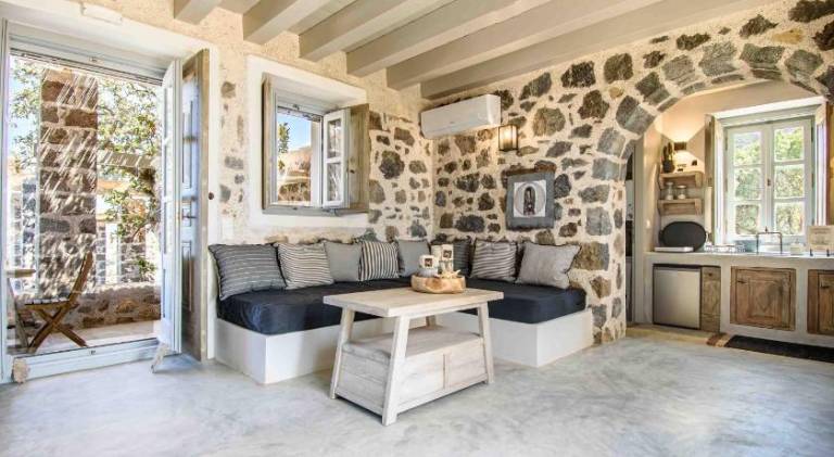 Pavlaina Complex of Traditional Residences in Nisyros. Enjoy the garden and the Sea View in Kos