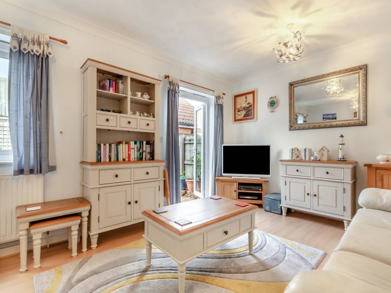 Family-oriented wonderful cottage with yard | Pet-friendly — photo 4