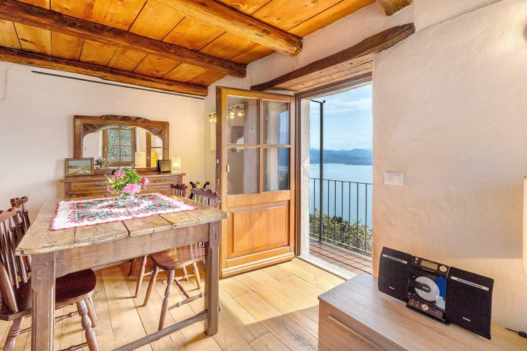 Apartment 'La Torretta Di Mozzola' with Lake View, Private Terrace and Wi-Fi — photo 3