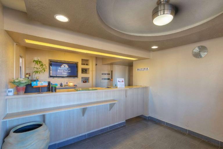 Americas Best Value Inn Amarillo Airport — photo 4