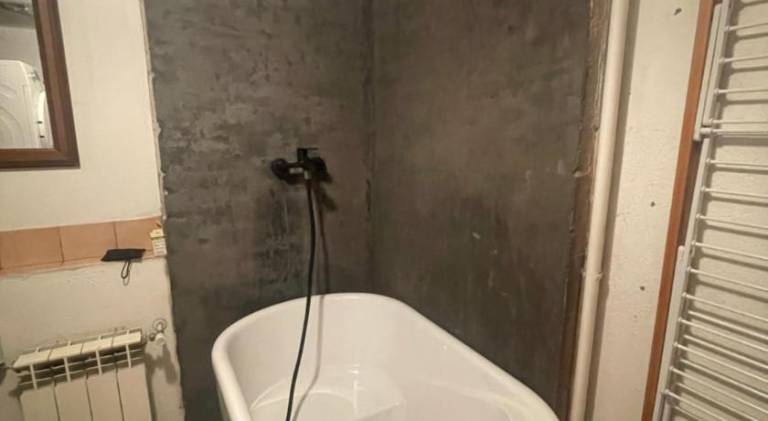 Tent with jacuzzi — photo 2