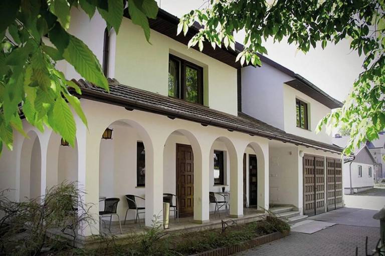 Bed & Breakfast  Kryspinów