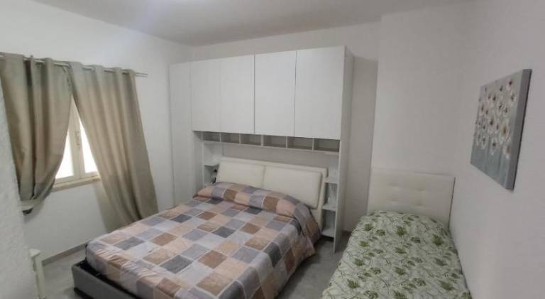 Serviced apartment with yard & patio in Salve
