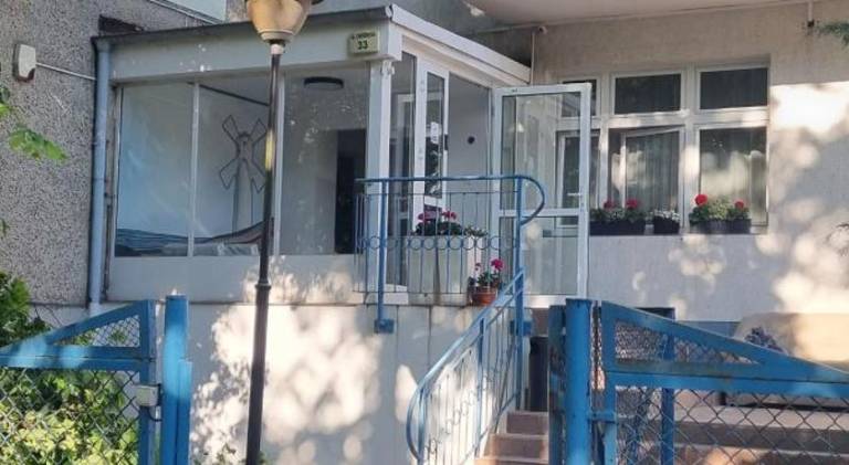 Apartment with patio — photo 5