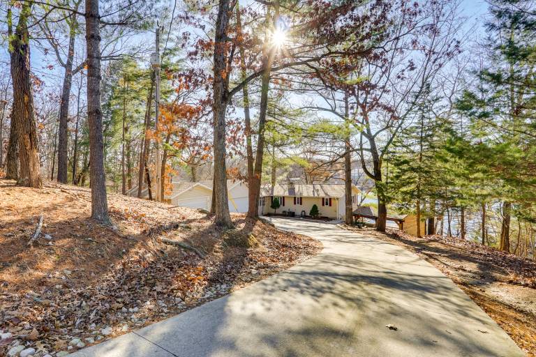 Family Home w/ Private Dock on Lake of the Ozarks! — photo 3