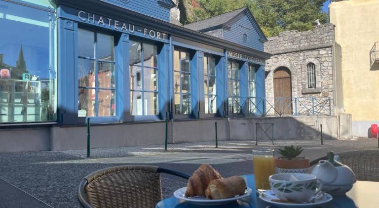 Logis Hotel Castel de Mirambel — photo 4