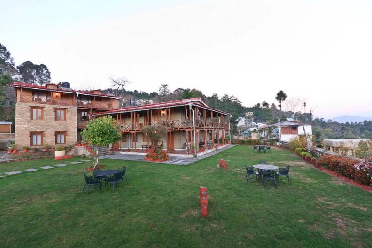 Lodge  Kausani