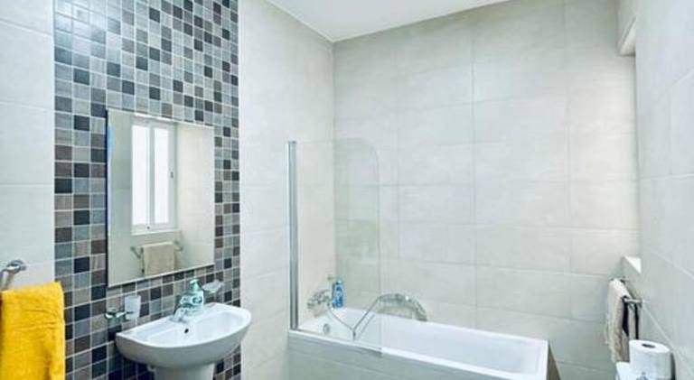 Modern St. Julian's Heart 2 Bed 2 Bath Paceville — photo 2