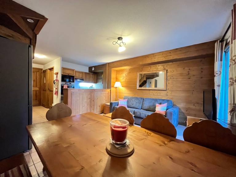 Chalet with pool — photo 2