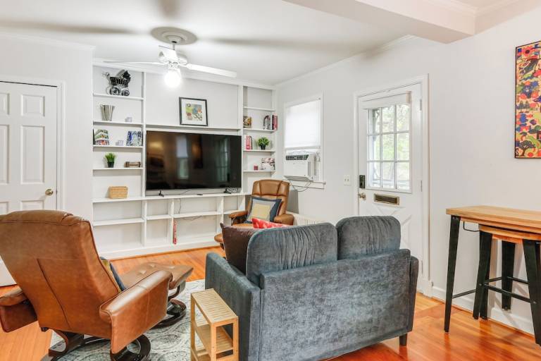 Cottage Hyattsville