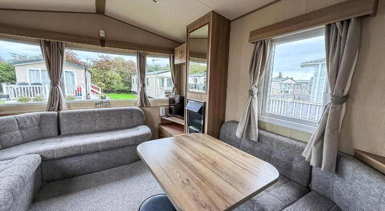 8 Berth Caravan At California Cliffs By Scratby Beach In Norfolk Ref 5Oo42K — photo 3