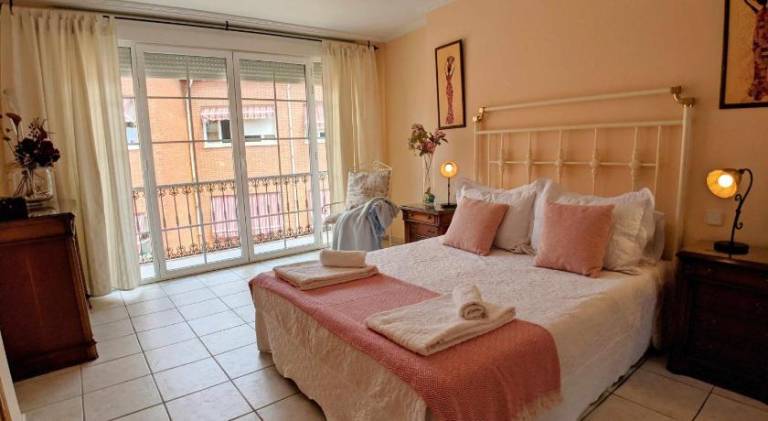 House with jacuzzi & patio | Dogs allowed — photo 2