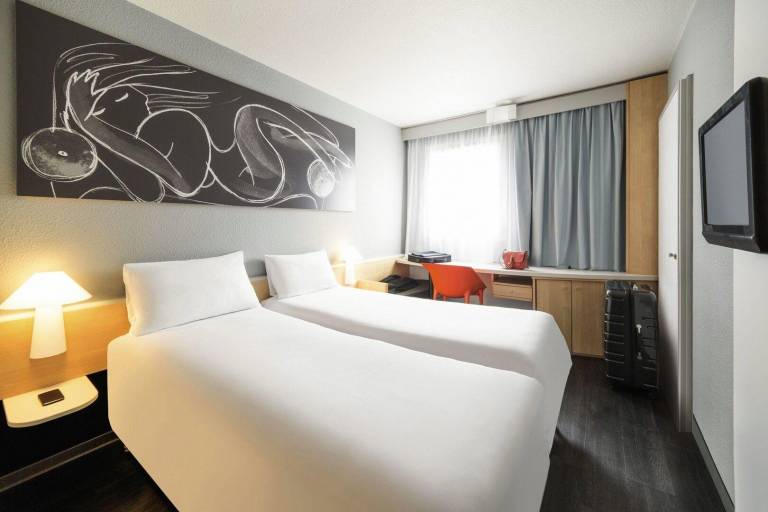B&B HOTEL Chartres Centre Cathedrale 3 etoiles — photo 2
