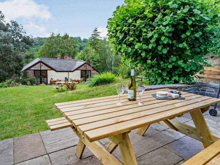 Fully equipped beautiful vacation home with sauna & yard | Pets allowed — photo 2