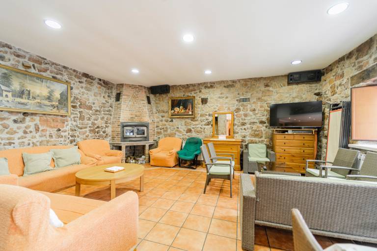 Child-friendly vacation home with terrace, garden & barbeque | Garden view | Suitable for remote work | Pets are welcome — photo 5