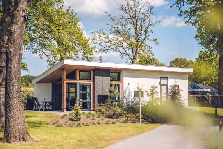 Luxurious fully equipped home for 4 persons