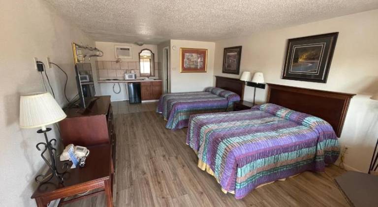 Motel  Fox Farm-College