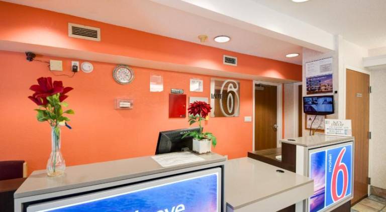 Motel 6 Statesville, NC — photo 4