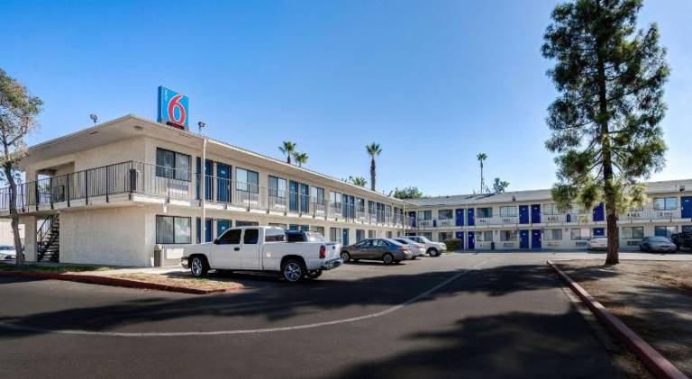 Motel 6 Bakersfield, CA - South — photo 5