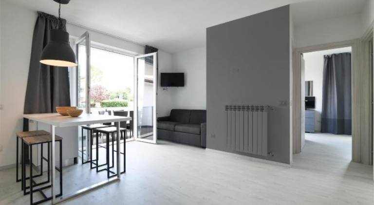 Serviced apartment with pool & garden | Pets allowed — photo 2