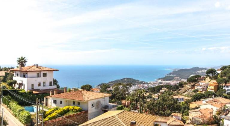 Fully equipped villa with terrace, yard & private pool | Pets allowed — photo 4