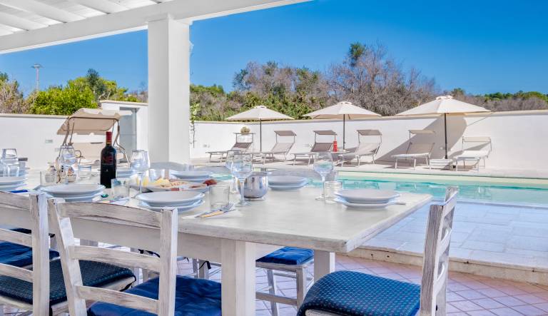 Villa with grill, private pool & yard | Pool view — photo 4