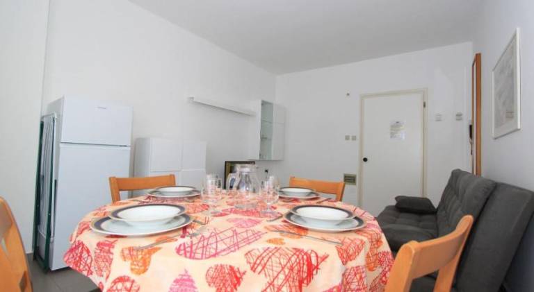 Rental apartment with 2 rooms for 5 persons — photo 4