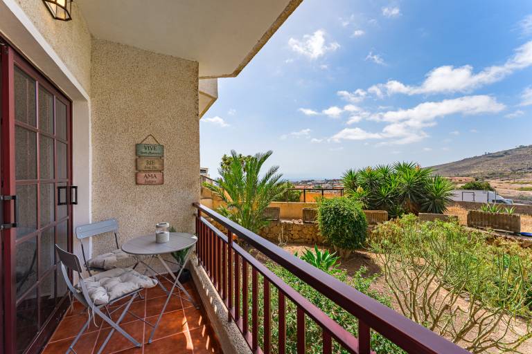 Apartment with terrace — photo 2