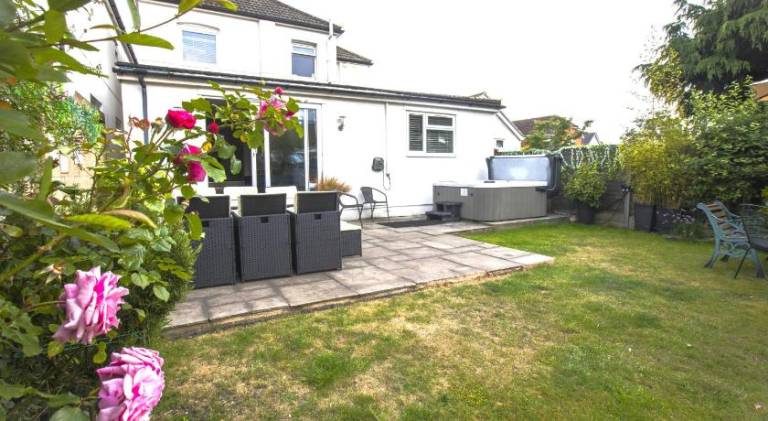 House with jacuzzi | Pet-friendly in Poole