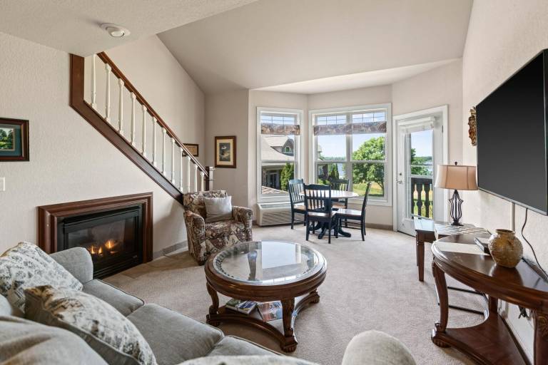 Condo Birchwood